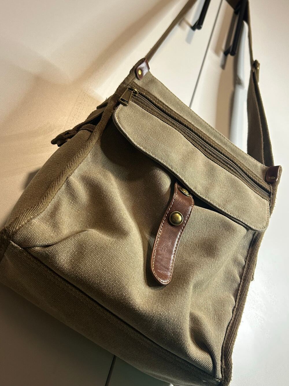 Cargoit Khaki Canvas Crossbody Messenger Bag Multi Pocket Y2K Utility Brown